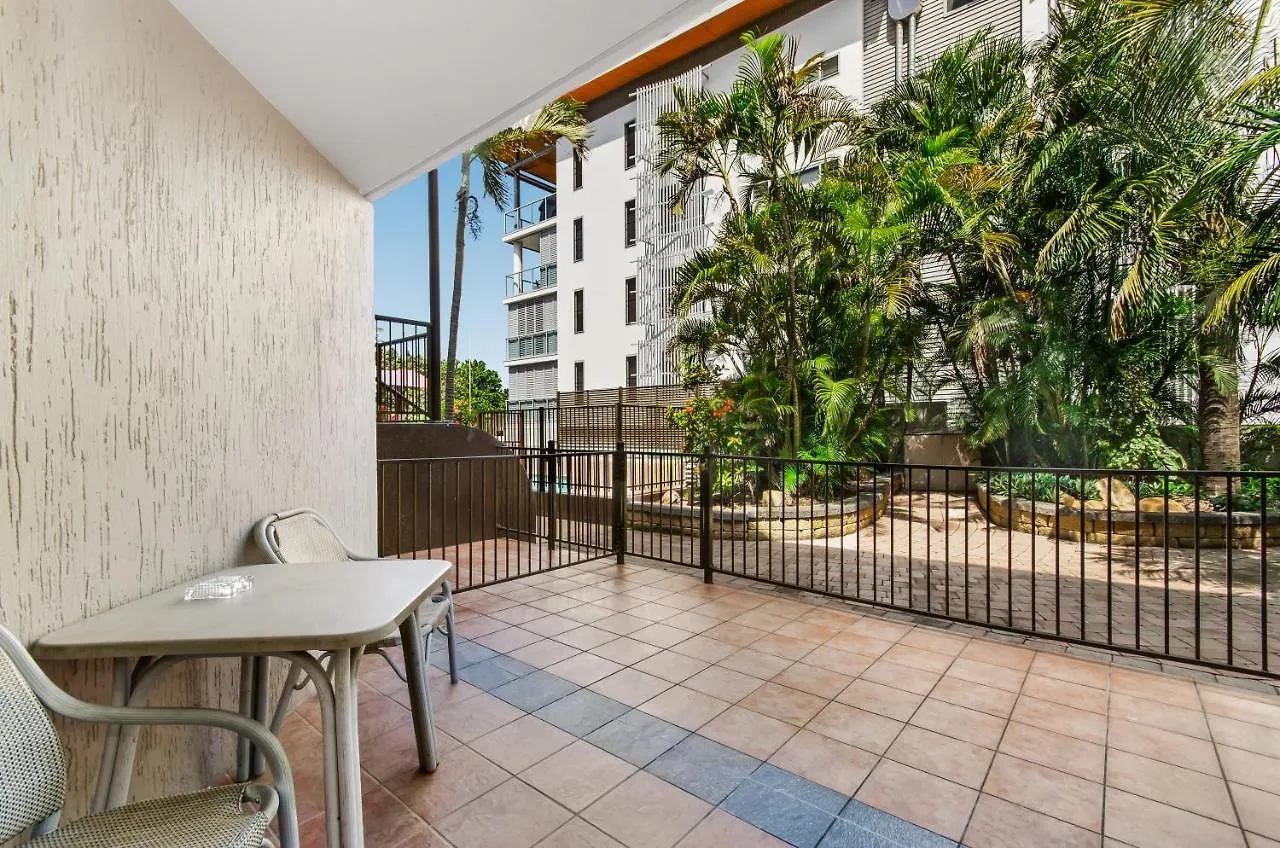 Hotel Waters Edge The Strand Townsville