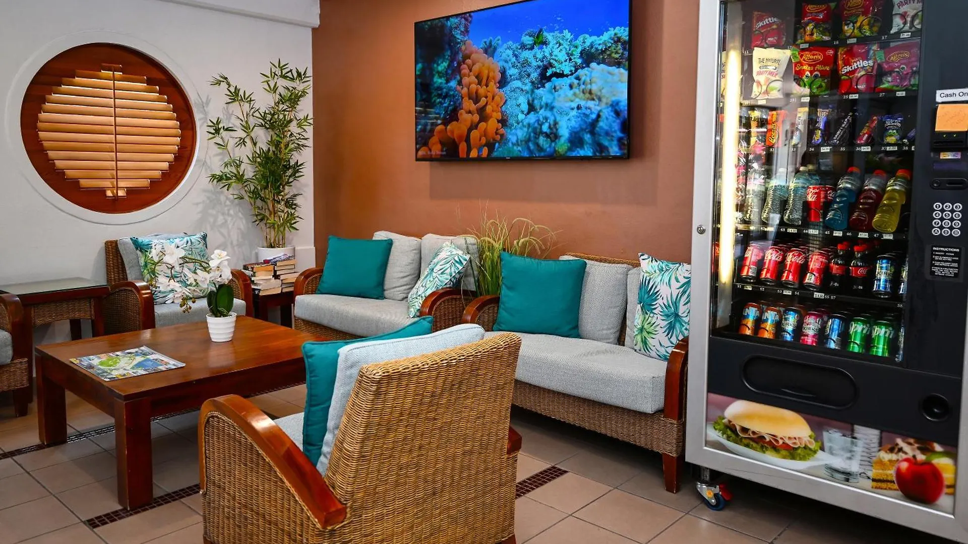 Hotel Waters Edge The Strand Townsville