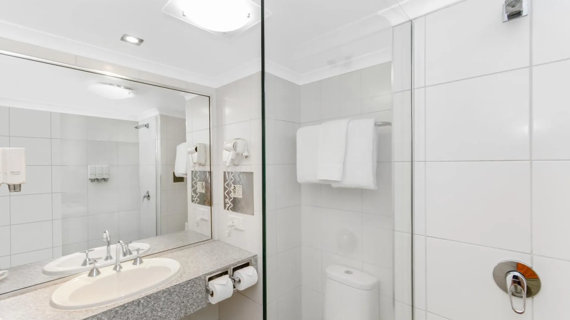 **** Hotel Waters Edge The Strand Townsville Australia