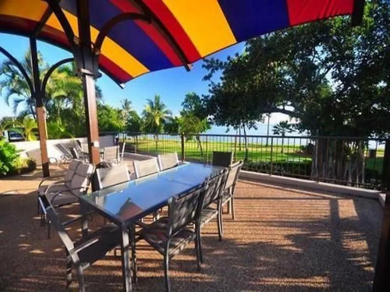 **** Hotel Waters Edge The Strand Townsville Australia